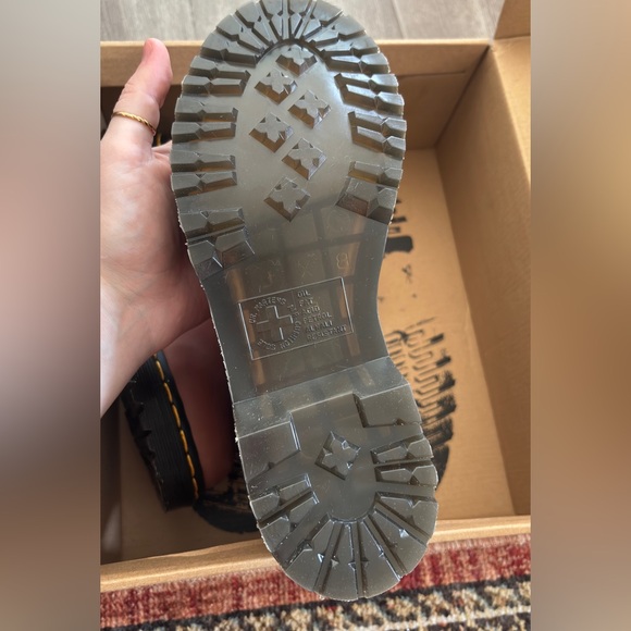 Dr. Martens 2976 Fur Lined Leonore Boots in Saddle Tan - Picture 4 of 5